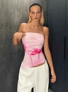 SHEIN EZwear Top tubo sin mangas con ruedo asimétrico fruncido con estampado de teñido anudado para mujer - Marrón - Ver 6