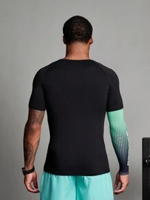 Manfinity Sport Polished Boyfriend Style Men's Crew Neck Short Sleeve Letter Print Simple Sporty Top Back To School