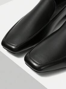 MOTF PREMIUM 女士方头低跟复古简约平底鞋，适合秋冬新年假期、情人节 - 黑色 - 查看 8