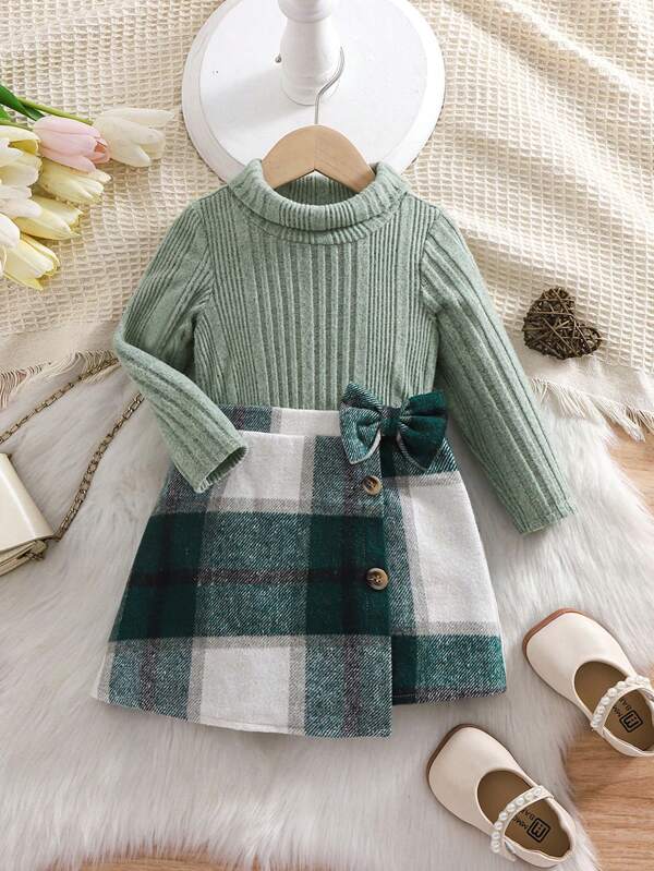 SHEIN 2 Stücke/Set Baby Mädchen einfarbiger grüner gestrickter Rollkragenpullover und grün & weiß karierter Woll-Minirock Outfit, Herbst/Winter, für Weihnachten