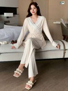 DAZY Women's Solid Color Simple Lace Patchwork Pleated Collar Sleepwear Set