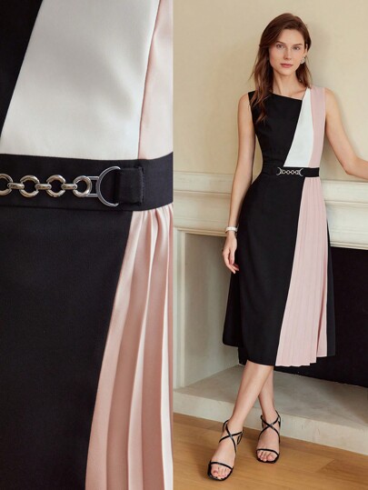 MOTF PREMIUM VESTIDO PLEADO CON BLOQUES DE COLOR Y CUELLO ASIMÉTRICO CON CADENA EN LA CINTURA