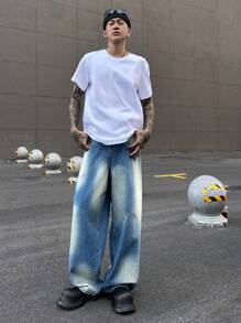 Manfinity Roghcode Y2K 复古街头风格男士深蓝色复古水洗牛仔裤，带污渍和破旧外观，宽腿宽松牛仔裤