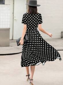 Vestido de mujer con cuello en V, manga corta, estampado de lunares y cintura anudada - Multicolor - Ver 2