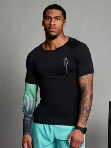 Manfinity Sport Polished Boyfriend Style Men's Crew Neck Short Sleeve Letter Print Simple Sporty Top Back To School