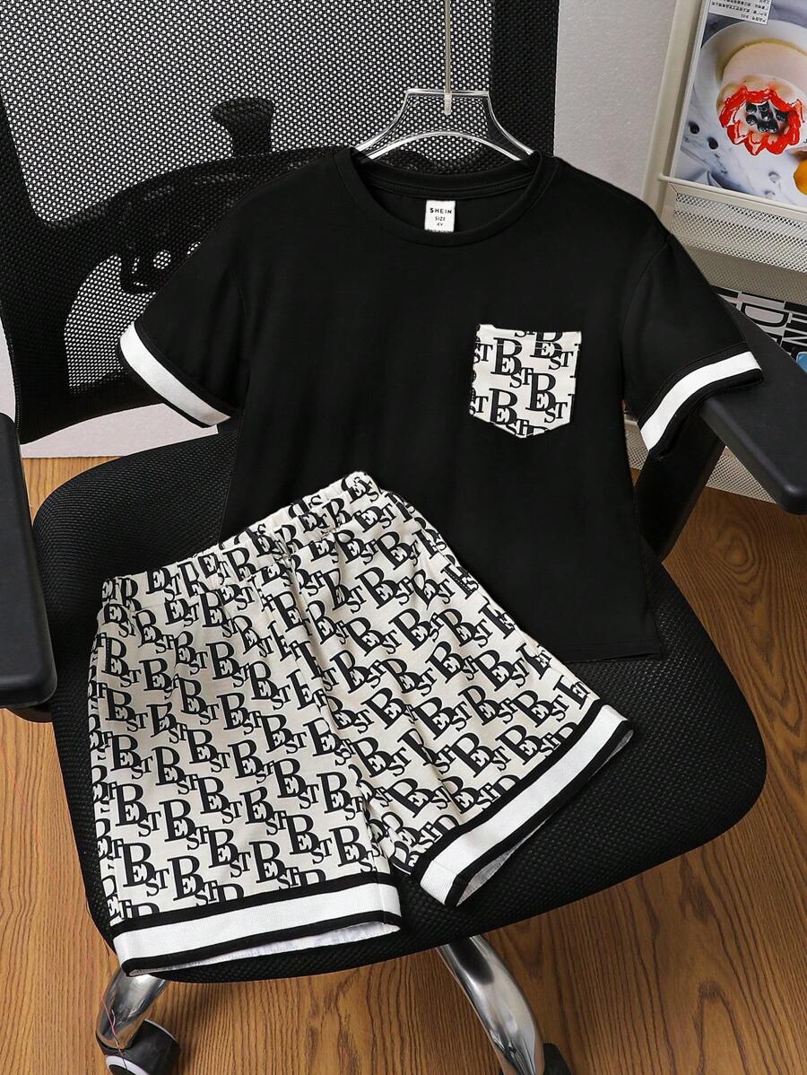 SHEIN 2 件装年轻男童休闲印花口袋圆领撞色边饰短袖 T 恤和印花短裤针织套装 - 黑色 - 查看 1