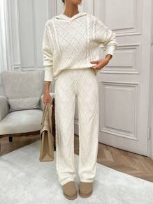 RueChic Maglione premium di qualità con cappuccio, dettaglio di maglia a trecce, confortevole e caldo, e pantalone coordinato, tuta da donna in due pezzi - Beige - Visualizzare 1