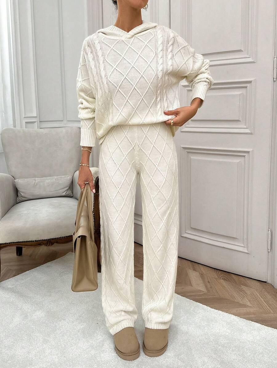 RueChic Maglione premium di qualità con cappuccio, dettaglio di maglia a trecce, confortevole e caldo, e pantalone coordinato, tuta da donna in due pezzi - Beige - Visualizzare 1