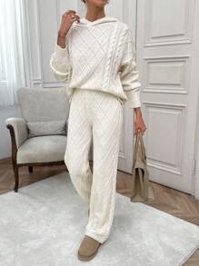 RueChic Maglione premium di qualità con cappuccio, dettaglio di maglia a trecce, confortevole e caldo, e pantalone coordinato, tuta da donna in due pezzi - Beige - Visualizzare 4