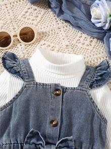 Conjunto de niña bebé con blusa de manga larga de cuello alto de un solo color y mono sin mangas de mezclilla con estampado de corazón con acento de mariposa - Blanco - Ver 4