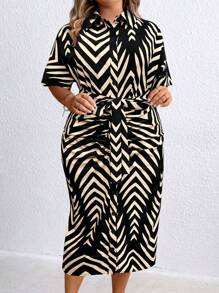 SHEIN Clasi Vestido Camisa com Botões na Frente Bloco de Cores em Espinha de Peixe para Verão, Plus Size, Estilo Casual para Mulheres - Preto - Visão 3