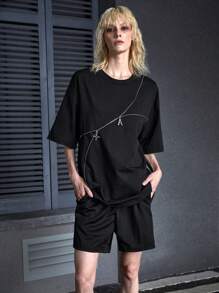 Manfinity VCAY 2 chiếc áo thun nam ngắn tay dệt kim dáng rộng phong cách đường phố có đường viền cổ tròn và quần short xếp nếp dài đến thắt lưng, thích hợp để mặc hàng ngày vào mùa hè - màu đen - Xem 3