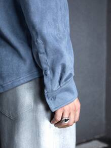 Manfinity VCAY 男性或中性款Y2K荒野風格丹恩風格末世風格的洗褪藍色絨面皮編織長袖休閒衫，適合春夏日常穿著的寬鬆青年街頭風格 - 藍色 - 查看 5