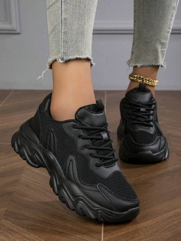 Zapatillas de deporte para mujer nuevas con suela gruesa, suave y cómoda, tipo chunky, para correr, entrenar, aumentar la altura, de color negro, versátiles, antideslizantes y resistentes al olor, ligeras, con excelente amortiguación, apropiadas para correr