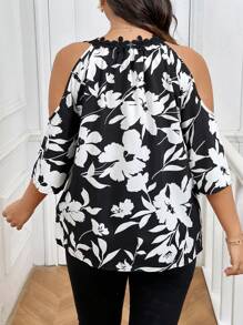 SHEIN Frenchy Blusa con cuello halter, manga corta hueca y estampado floral de talla grande - Negro - Ver 2