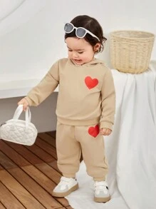SHEIN Trang phục 2 món thường ngày cho bé gái áo nỉ có mũ in hình trái tim và quần dài, mùa thu đông - Màu Khaki - Xem 3
