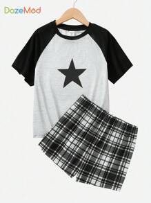 SHEIN Conjunto de pijama cómodo y casual de 2 piezas para niña preadolescente con camiseta de manga raglán con patrón de estrellas y mangas de color bloqueado y pantalones cortos de cuadros simples, retardante de llama