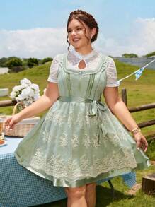 SHEIN Frenchy Plus Size Dirndl Green Embroidered Oktoberfest Dress For Women - Green - View 3