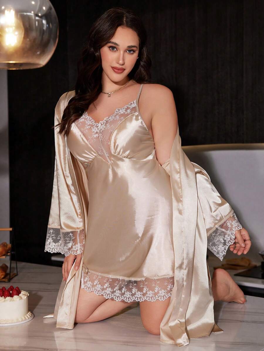 عبارة عن روب و فستان داخلي 2 قطعة مجموعة ملابس نوم جذابة للمرأة ذات الحجم الكبير مطرزة بتريم من الدانتيل - لون شمبانيي - مشاهدة 1