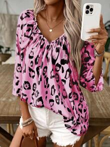 EMERY ROSE Blusa de cuello en V con pliegues, manga 3/4 y estampado de leopardo caqui - Rosa Pálido - Ver 6