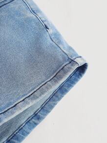 SHEIN 青少年女孩 Y2K 时尚垃圾朋克风格石洗刺绣口袋低腰超短牛仔短裤 - 中等水洗藍 - 查看 3