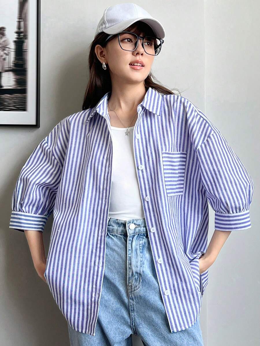 SHEIN Áo sơ mi có túi sọc xanh trắng dành cho nữ tuổi teen có tay áo giữa, hoàn hảo cho kỳ nghỉ, thường ngày và đi lại - Xanh và trắng - Xem 1