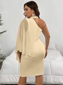 SHEIN Privé Robe blanche élégante plissée en mousseline de soie à épaule unique pour femme grande taille - Nude - Voir 2
