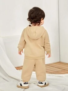 SHEIN Trang phục 2 món thường ngày cho bé gái áo nỉ có mũ in hình trái tim và quần dài, mùa thu đông - Màu Khaki - Xem 2