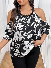 SHEIN Frenchy Blusa con cuello halter, manga corta hueca y estampado floral de talla grande - Negro - Ver 5