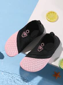 Children's Lightweight Breathable Mesh Bottom Beach, Yoga, Swimming Water Shoes, Summer - Pink - View 3