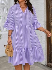 SHEIN Clasi 大码缺口领条纹印花荷叶边下摆休闲连衣裙 - 紫色 - 查看 1