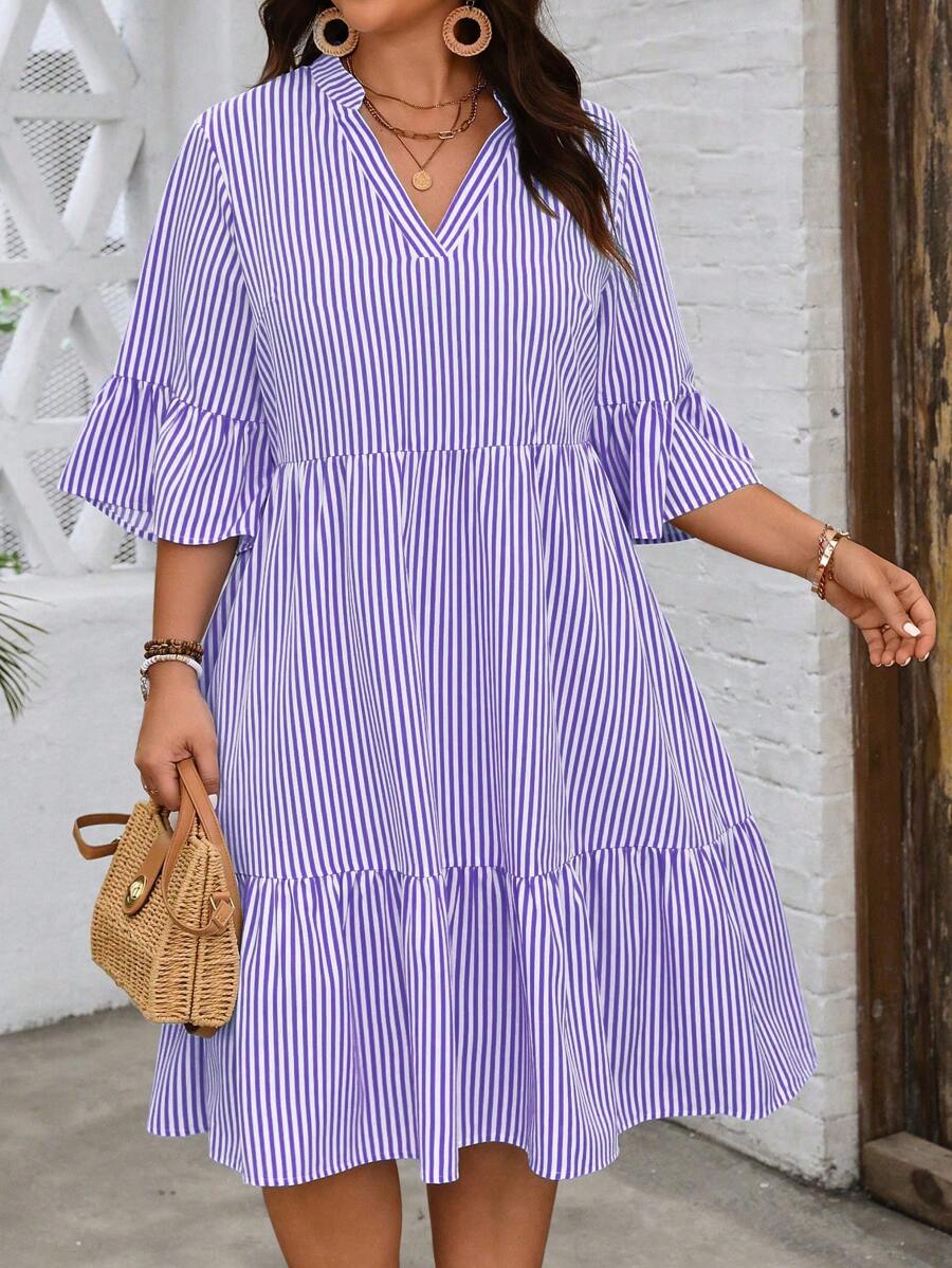 SHEIN Clasi 大码缺口领条纹印花荷叶边下摆休闲连衣裙 - 紫色 - 查看 1