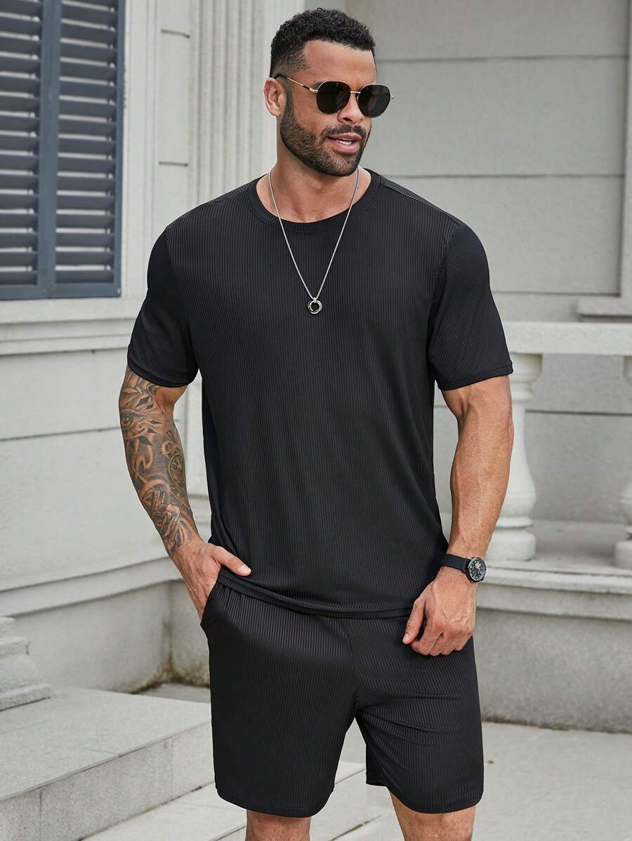 Manfinity Homme Large Men's Casual Round Neck Short Sleeve T-Shirt And Shorts Set, Summer Outfit