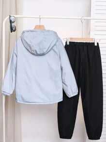 SHEIN 2 件套：Tween Boys 灰色亮面涂层时尚保暖内衬夹克和黑色休闲裤 - 灰色 - 查看 2