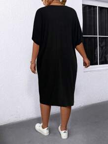 Calvaya 大尺碼女士夏季連衣裙V領蝙蝠短袖T恤裙，鑲有鑽石字母和心形圖案 - 黑色 - 查看 2