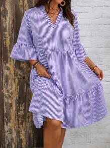 SHEIN Clasi 大码缺口领条纹印花荷叶边下摆休闲连衣裙 - 紫色 - 查看 4