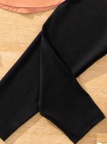 SHEIN 2 buc/Set fetiță ocazională imprimeu inimă tricou cu mânecă scurtă cu gât și pantaloni negri, haine de primăvară vară înapoi la școală - Multicolor - Vizualizare 5