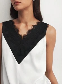 BizChic 撞色蕾丝边 V 领无袖紧身上衣商务休闲女装 - 黑與白 - 查看 6