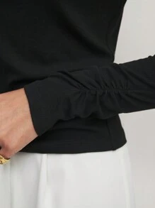 BizChic Blusa de punto de ajuste ceñido con hombro descubierto asimétrico y contraste de color, casual de negocios para mujeres - Blanco y Negro - Ver 5