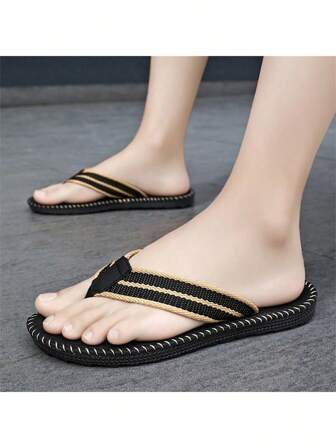 1 双男士拖鞋，户外沙滩平底人字拖，休闲室内家居拖鞋，防滑，透气，黑色，春夏季，建议大一码