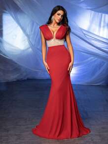 Glamrae Elegant Red Stretch Knitted Wide Strap V-Neck Chain Embellished Waist White Sequin Mesh See-Through Contrast Stitching Long Fishtail Tail Date Bachelorette Party Wedding Event Suitable For All Formal Occasions Heavy Industry Dinner Dress