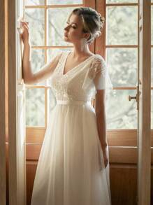 Simple White Wedding Dress V-Neck Sequin Mesh Wedding Dress - White - View 3
