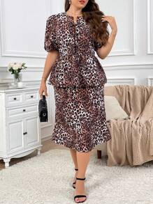 SHEIN Privé Conjunto de 2 piezas de blusa de manga abullonada con pliegues y falda plisada, de talla grande, diseño de lazo con estampado de leopardo, elegante, para primavera/verano