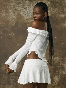 Milk White Textured Knitted Skirt With Scalloped Edge - White - View 4