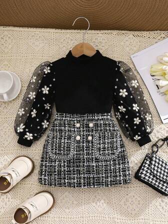 Sött set med blommig topp och rutig kjol i kontrastfärgad mesh för babyflicka, höst/vinter