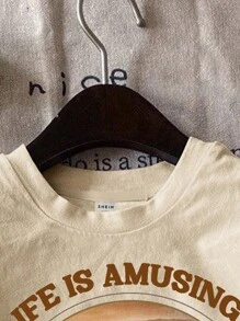 SHEIN Camiseta de manga corta con cuello redondo de niña preadolescente con estampado de coche de dibujos animados vintage en beige, adecuado para primavera y verano, ropa para volver al colegio