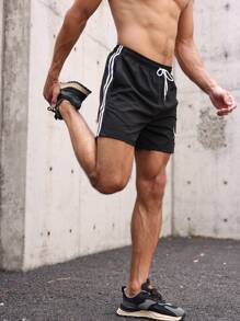 Manfinity Fitness Boyfriend Style Men's Striped Bull Print Drawstring Waist Loose Casual Shorts