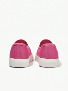 時尚百搭的心形印花低筒兒童帆布鞋，適用於春季和夏季