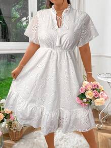 Sunnyshic Plus Size Nữ Màu trơn Đơn giản Váy ngắn tay thêu hàng ngày - trắng - Xem 5