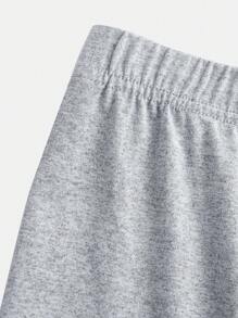 SHEIN Conjunto de niñas preadolescentes de top de punto ajustado de manga larga con cuello redondo gris con volantes y flores y pantalones acampanados, adecuado para usar en casa, al aire libre y como atuendo de viaje en el aeropuerto - Gris - Ver 6